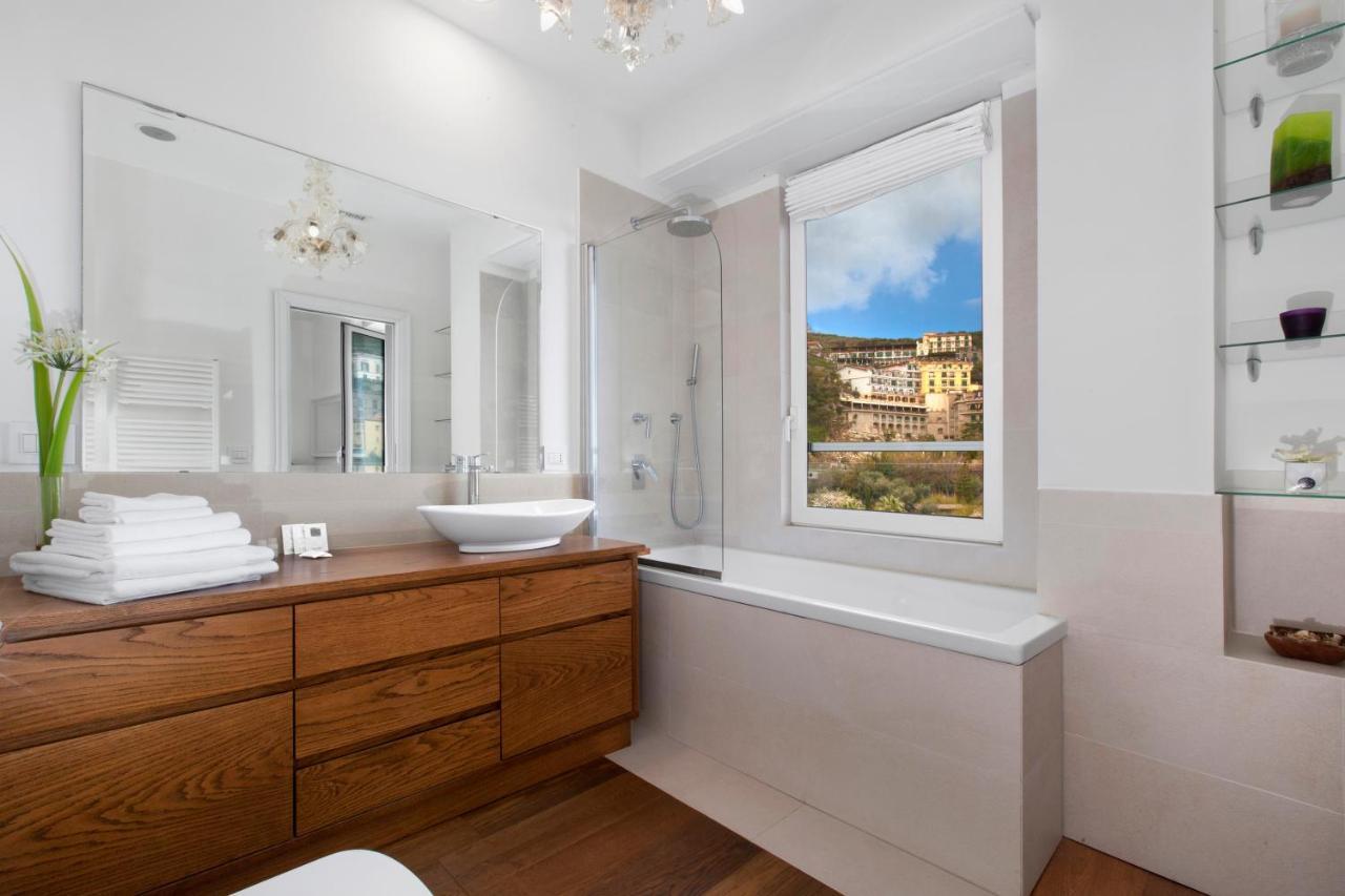 Sorrentovibes - Luxury Home Sea View & Jacuzzi In Sorrento Centre Eksteriør bilde