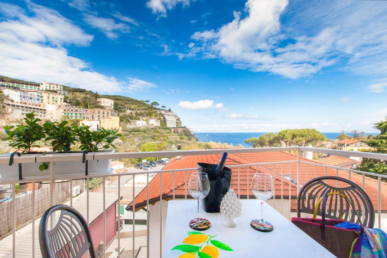 Sorrentovibes - Luxury Home Sea View & Jacuzzi In Sorrento Centre Eksteriør bilde